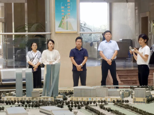20250326214431953195 《物流时代周刊》杂志社到集团冠威园区参观交流
