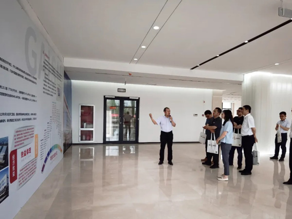 20250327115246634663 财政部、交通运输部评价组调研山东suncitygroup太阳集团智慧供应链枢纽项目